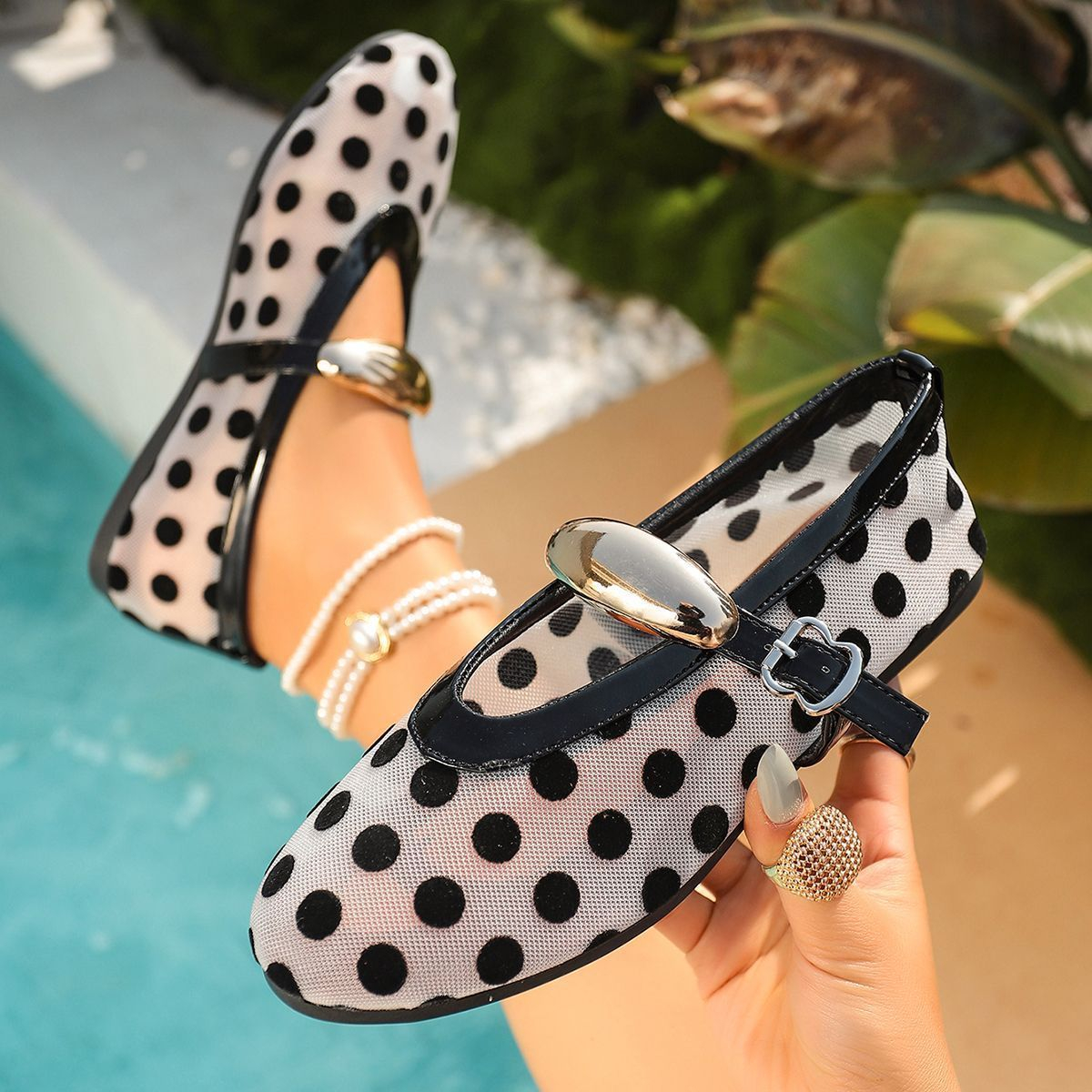Korean-style polka-dot breathable flat Mary Jane shoes, round-toe design, soft and comfortable to wear