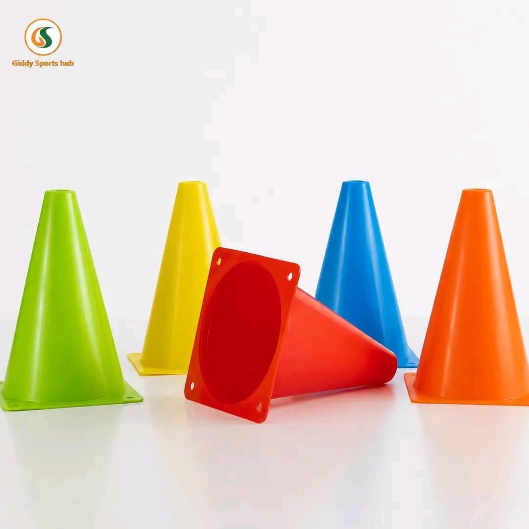 10Pcs Sports Training Cones Set Durable Agility Marker Cones Football Soccer Speed Training Disc Cones for Basketball Netball Rugby Volleyball Hockey PE Coaching Fitness Outdoor Practice