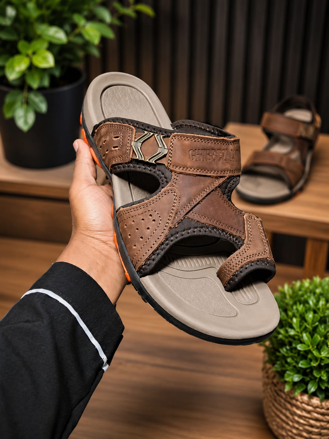 ⚡[PROMOTION] LEATHER ADJUSTERBLE SANDALS🔥HIGH QUALITY BLACK/BROWN/DARK COLOUR TRENDING MEN SANDALS 💯 CUTE EASY TO WALK WITH 🔥FASHION BEST FOR ALL TIME, SUMMER WEARING SHOES💯CUTE AS PICTURED🔥