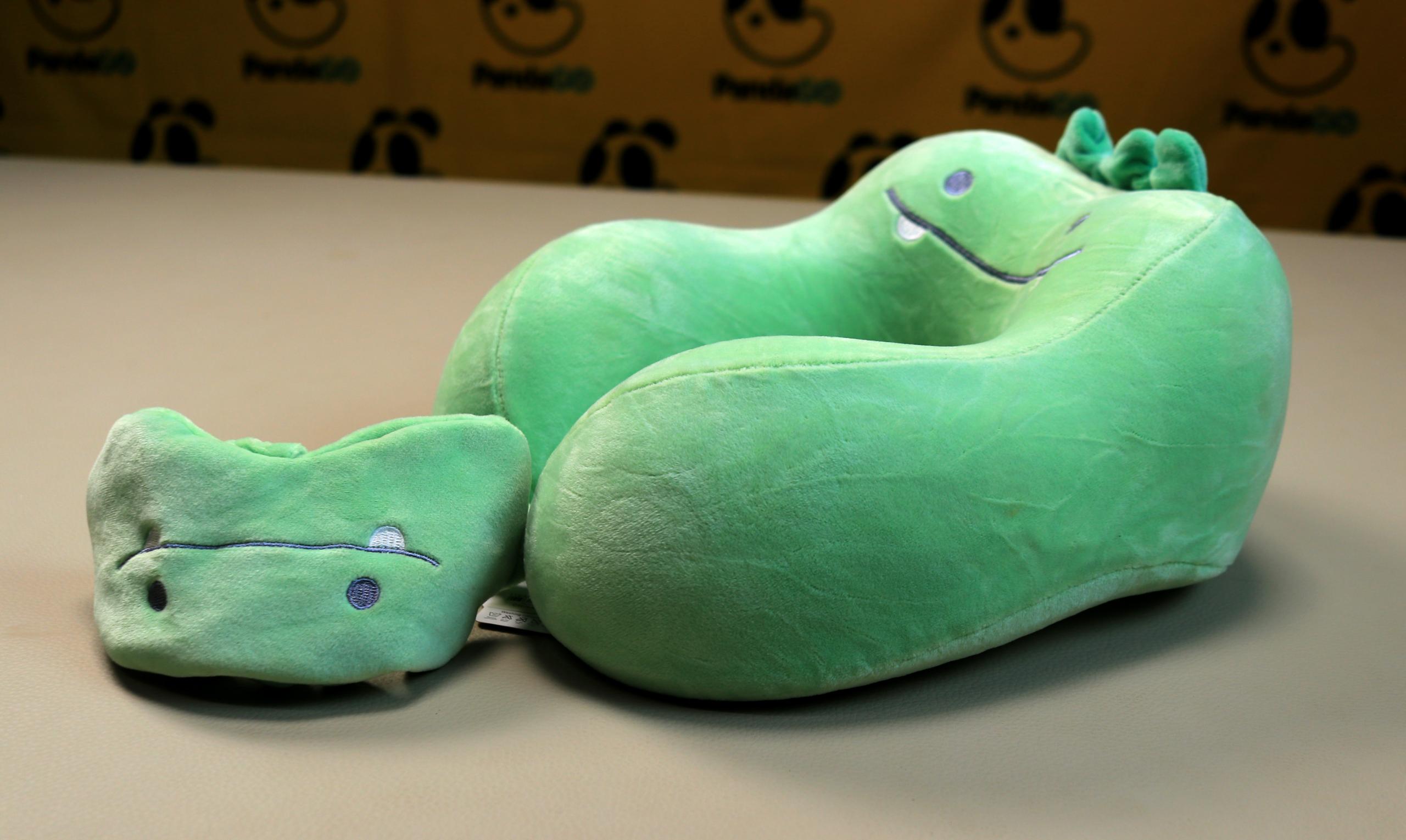 Cute Green Frog Travel Neck Pillow with Matching Sleep Eye Mask Set – Soft Plush U-Shaped Neck Support for Airplane, Car, & Office Naps