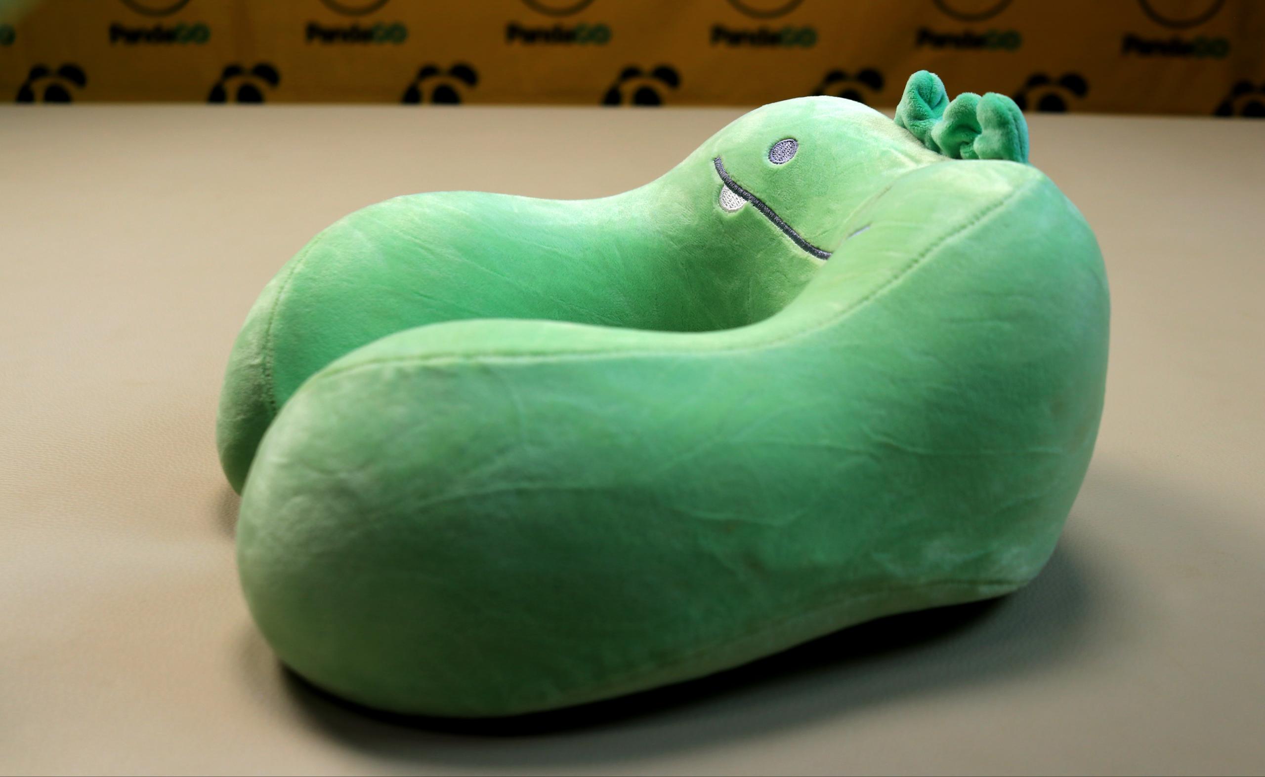 Cute Green Frog Travel Neck Pillow with Matching Sleep Eye Mask Set – Soft Plush U-Shaped Neck Support for Airplane, Car, & Office Naps
