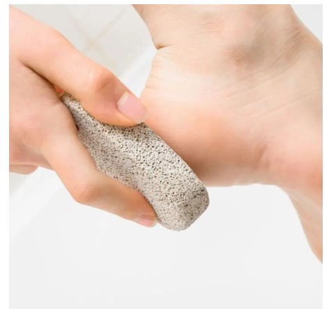 2PCS Natural Volcanic Pumice Stone Foot Scrubber, Callus & Dead Skin Remover, Pedicure Heel Stone, Reusable Foot Care Tool Remove calluses, dead skin,& rough heels. Foot Care Cleaning Tool. foot stone