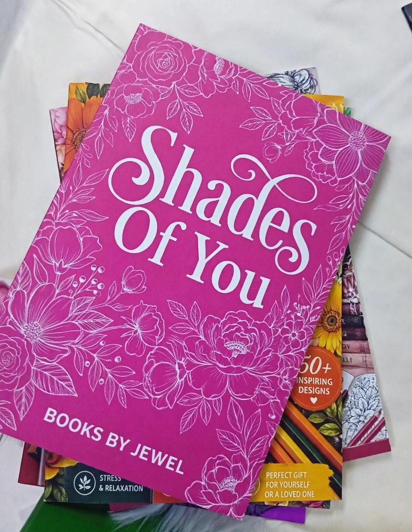Adult coloring book + 12 coloring pens