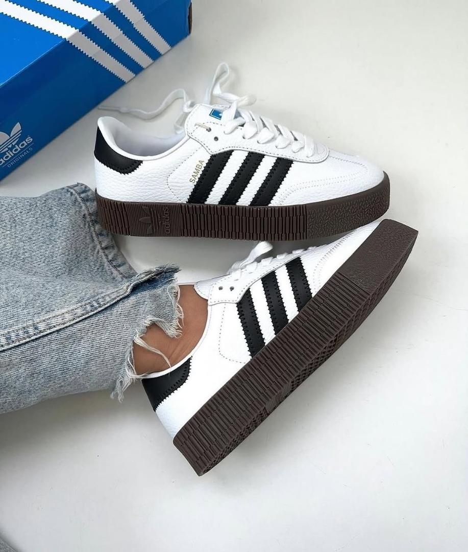 Stylish Unisex Samba Sneaker-Classic White & And Black Casual Shoes ,Comfortable Everyday Sneakers For Men And Women ,Trendy fashion Footwear For All Occasions