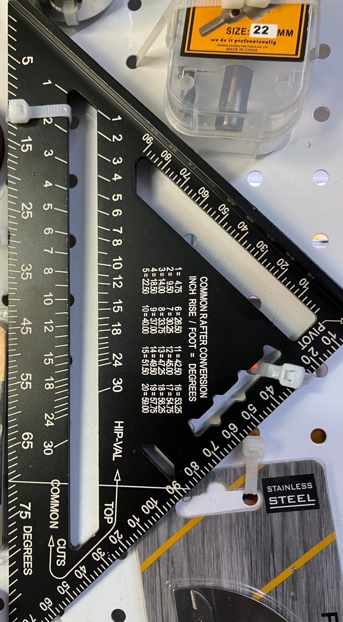 Generic 7 Inch Aluminum Alloy Speed Square Carpenter Triangle Ruler Layout Tool Framing Rafter Square Measuring Instrument Angle Protractor Saw Guide Accessory for Woodworking Carpentry Black Square