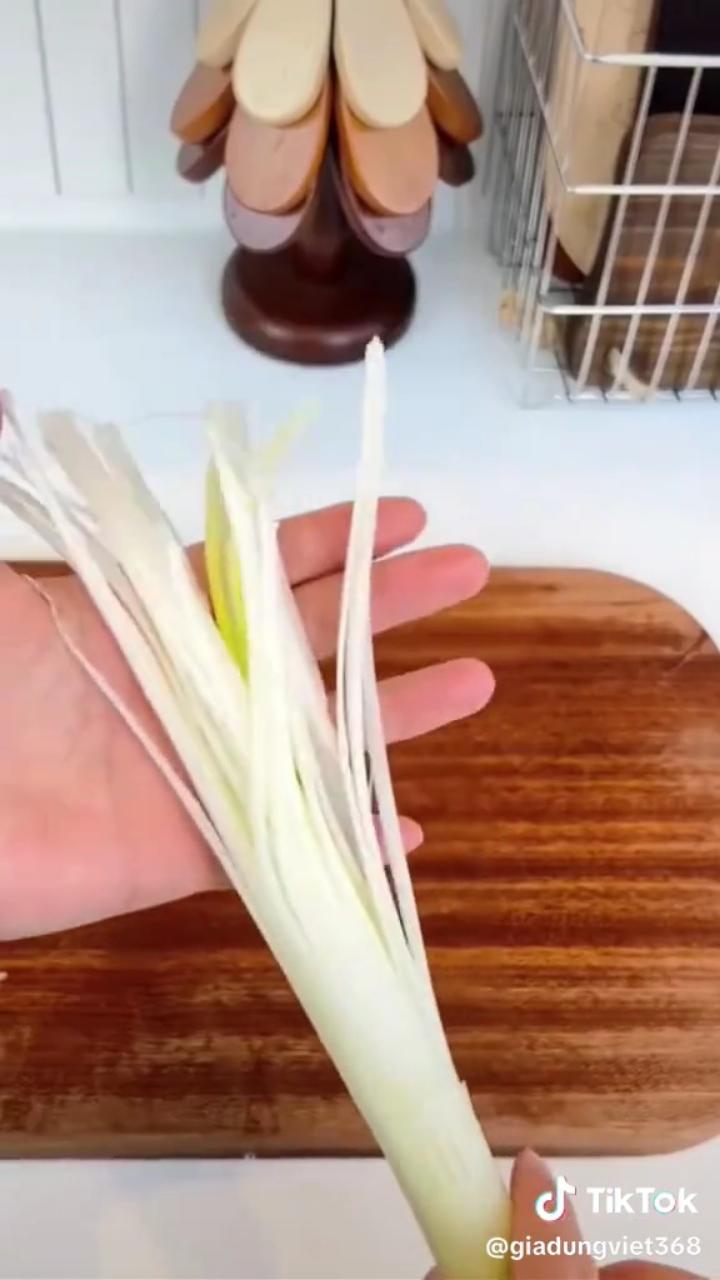 Stainless Steel Vegetable Julienne Slicer & Shredder – Carrot, Cabbage, Potato & Cucumber Cutter