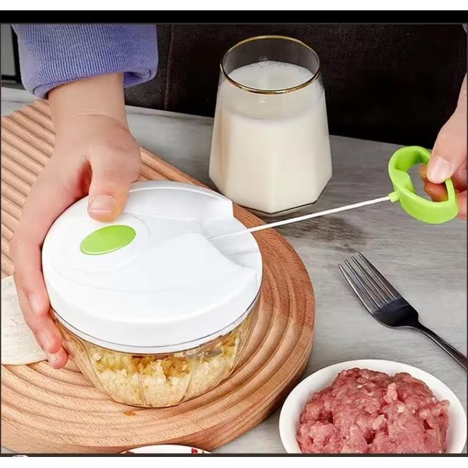 Manual mini shredder/spin cutter