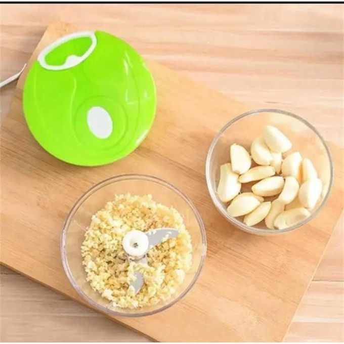 Manual mini shredder/spin cutter