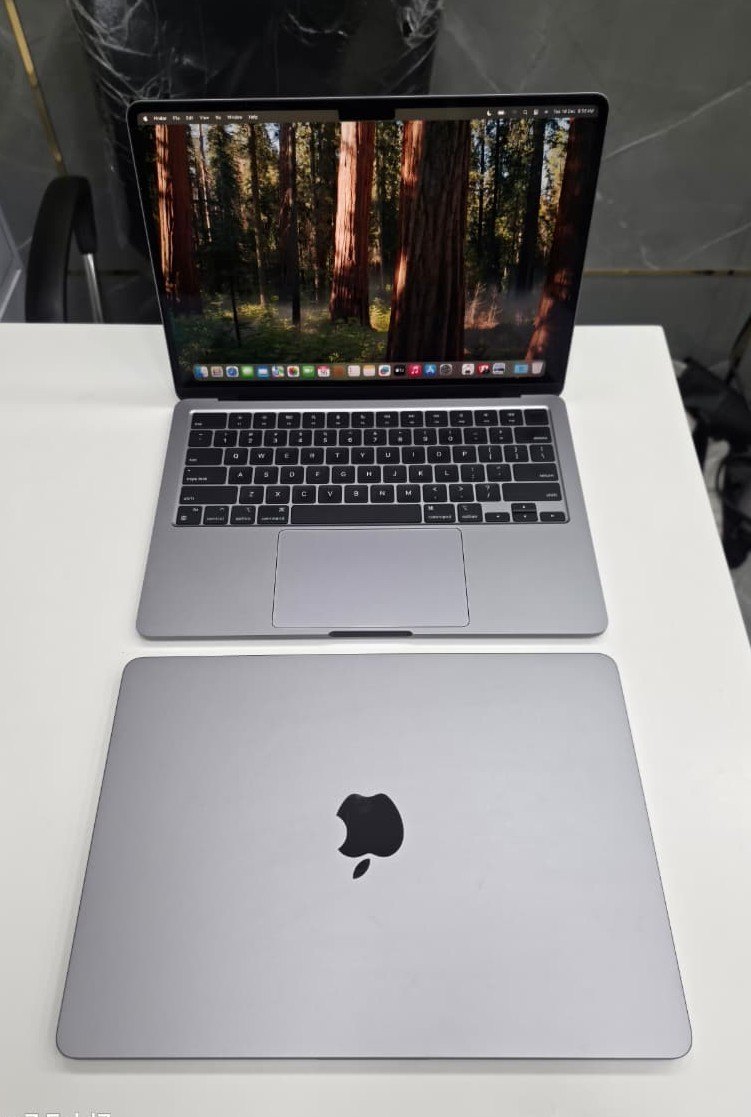 Refurbished Apple MacBook Air 2020 13-inch Intel Core i7 16GB RAM 1TB SSD Quad-Core Processor
