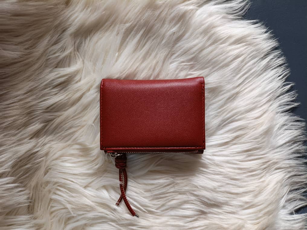Women's Compact Red Pebbled Leather Wallet – Multi-Card Holder, Zippered Coin Pouch & ID Window