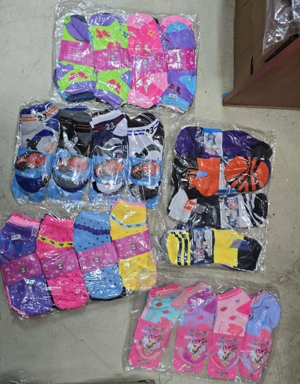 Ankle socks 4 Pairs set, multicoloured unisex socks for kids