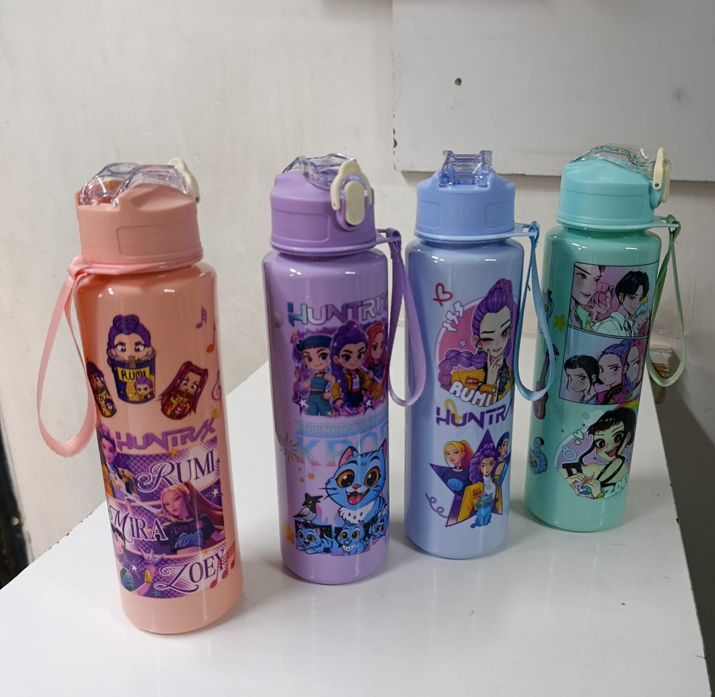 kids bottle K-Pop Rumi, Zoey & Mira, 800ml Cute Design Leakproof unbreakable Outdoor School kids  Water Bottle, Flip-Top Straw Lid, Perfect for school children Unisex Gift for Classmates, Birthdays