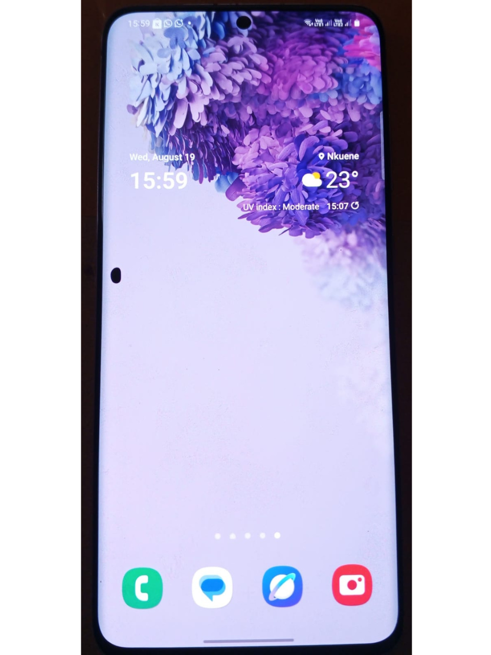 Refurbished Samsung Galaxy S20 (8GB/128GB) - Small Screen Dot / Fully Functional