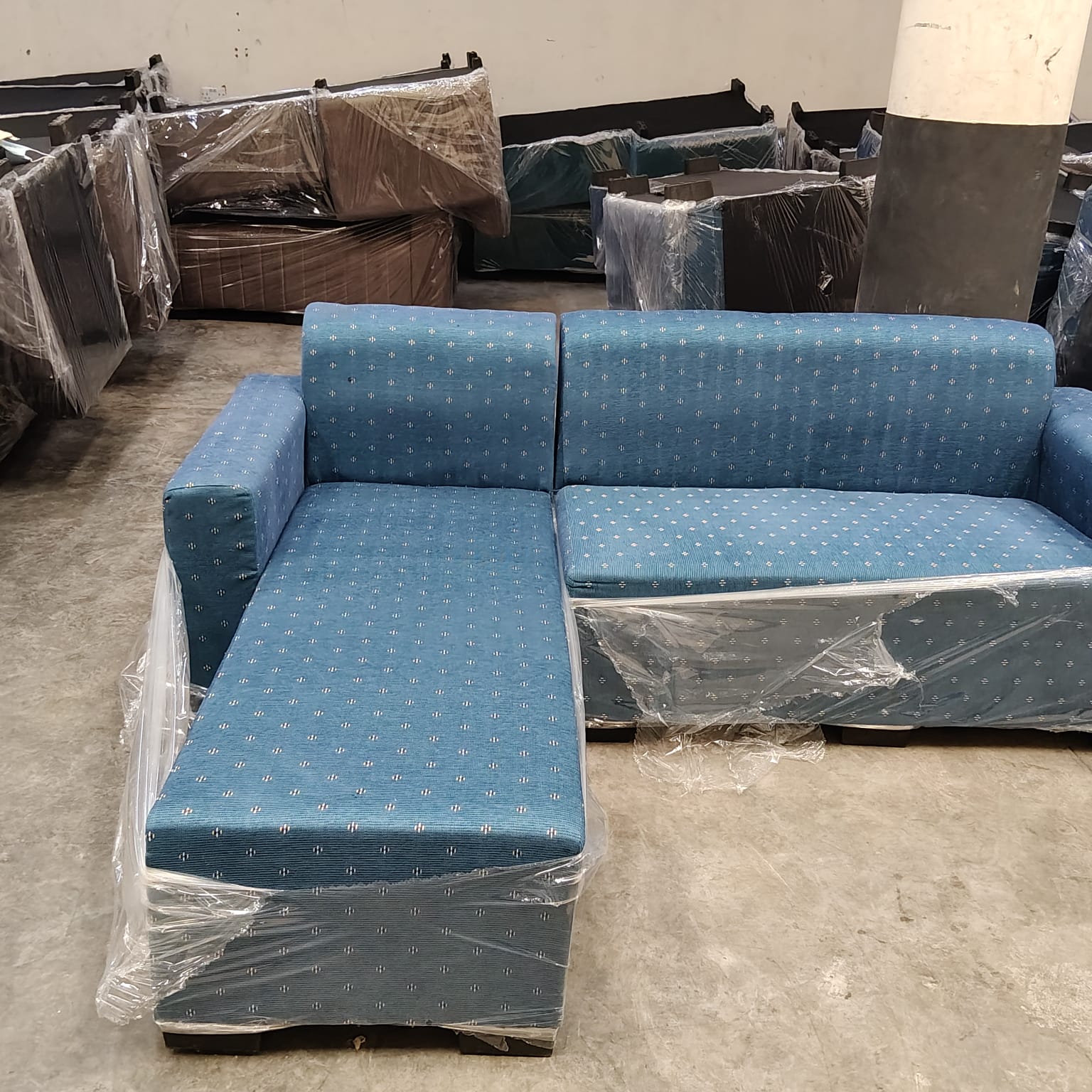 5 seates L shape sofas