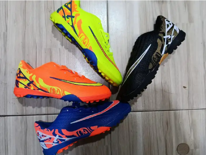 Football Soccer Shoes Men Women Kids, High Quality Sports Cleats, Non-Slip Studded Sole, Lightweight Comfortable Training Boots, Outdoor Match Game Footwear, Durable Athletic Sports Shoes Competitive