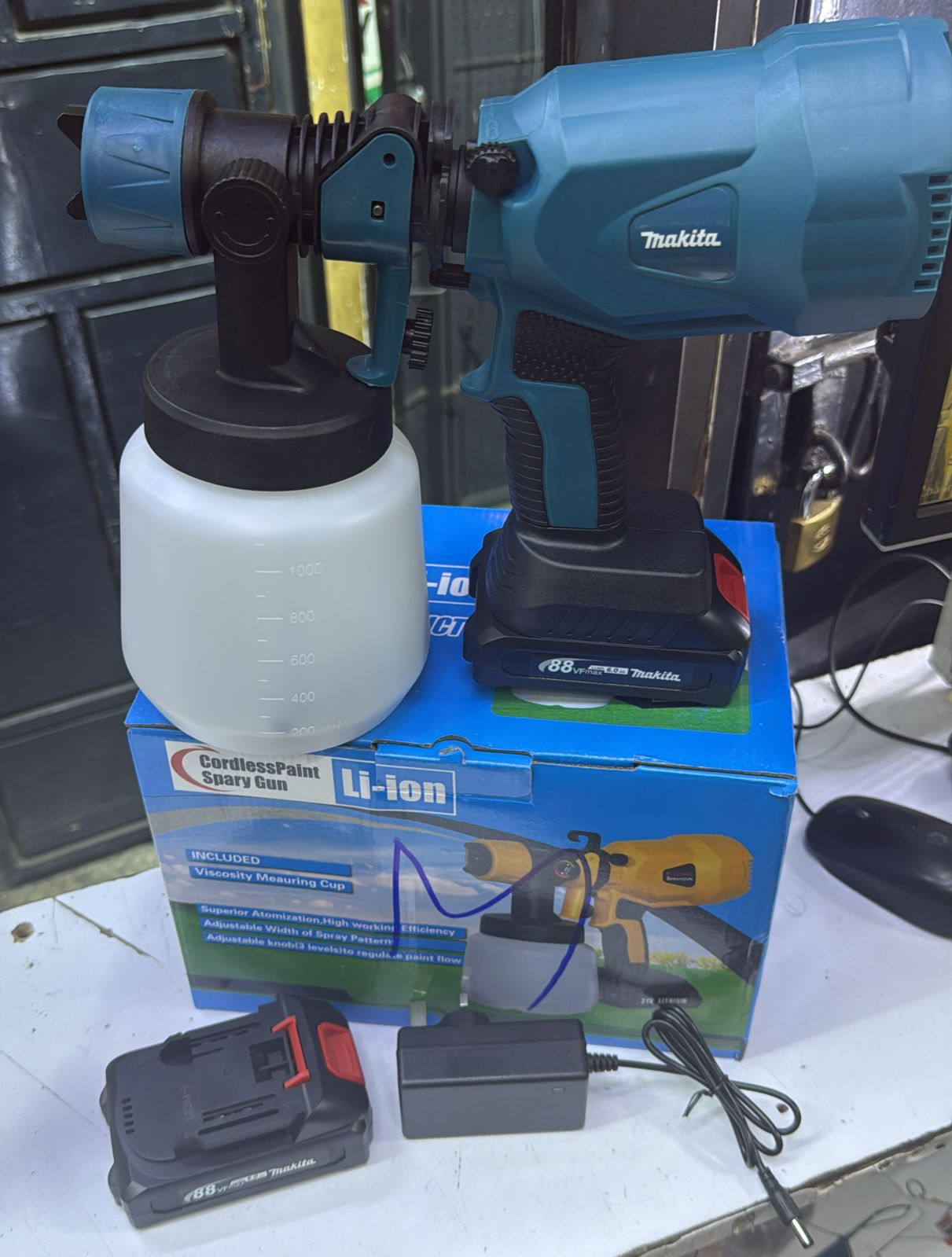 Makita cordless spray gun Versatile Spray Control – Adjustable settings for different spray patterns and material thicknesses.
Lightweight & Ergonomic – Designed for comfort, minimizing fatigue durin