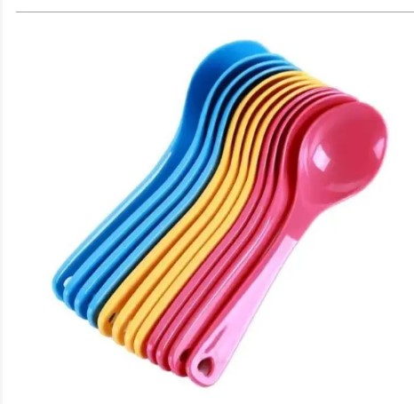 DEAL MOTO MOTO!!! BPA Free plastic. 12 pcs high quality kitchen Portable coloured baby spoons