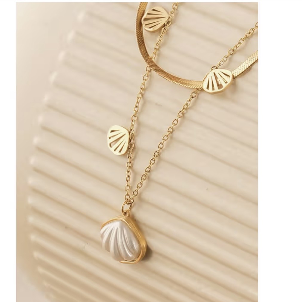 Layered Gold Seashell Necklace for Women – Herringbone Flat Snake Chain with Pearl Shell Pendant