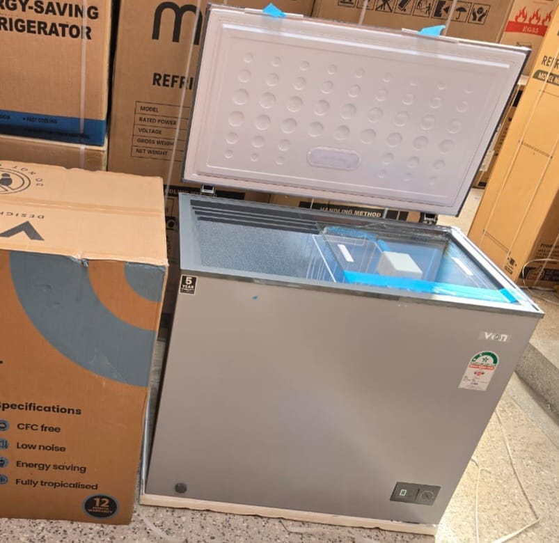 Von 254L Chest Deep Freezer

Store and preserve your food conveniently with the Von 254L Chest Deep Freezer, ideal for homes, shops, restaurants, and businesses. Its spacious interior provides ample s