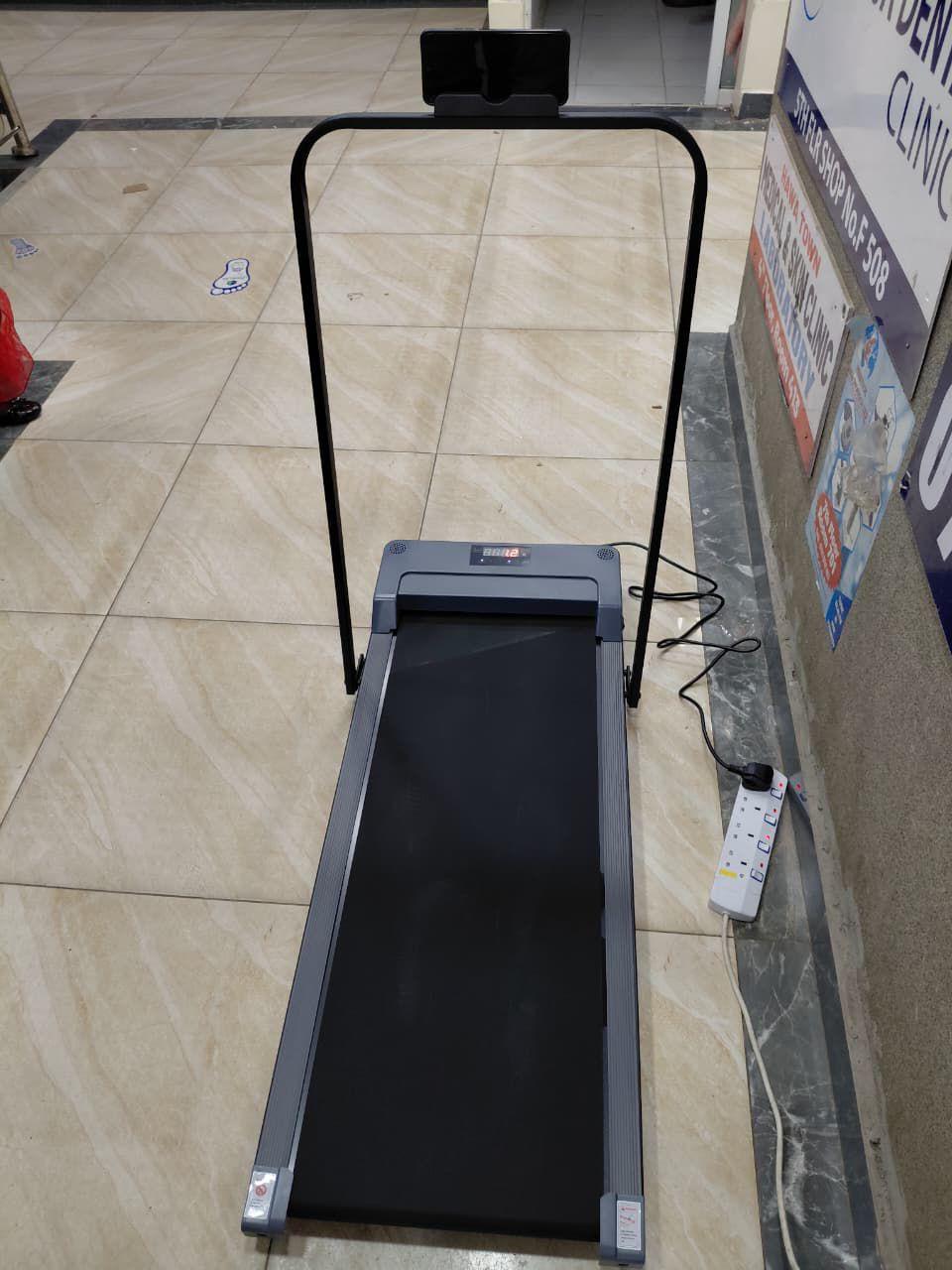 Slim Foldable Treadmill For Walking And Running, Cardio Exercise Machine, Preset And Adjustable Programs, With Wireless Remote Control, Suitable For Home Use