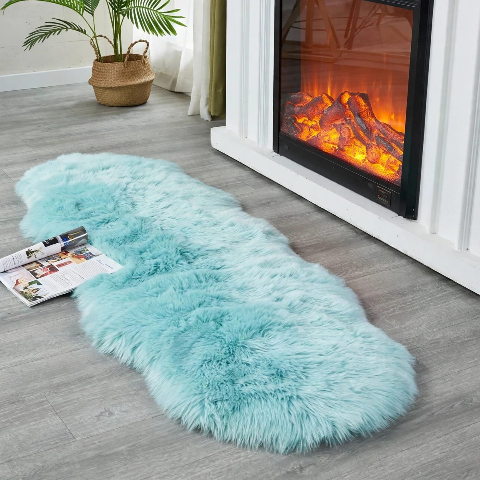 CLEARANCE OFFER Fluffy bedside/dashboard Chiwawa mat