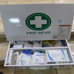 MEDICAL FIRST AID KIT 25 ESSENTIAL ITEMS, HEALTHCARE GENERAL PURPOSE FIRST AID BOX, EMERGENCY MEDICAL FIRST AID KIT, WORKPLACE FIRST AID KIT, HOSPITAL AND CLINIC FIRST AID BOX, VEHICLE FIRST AID EMERG
