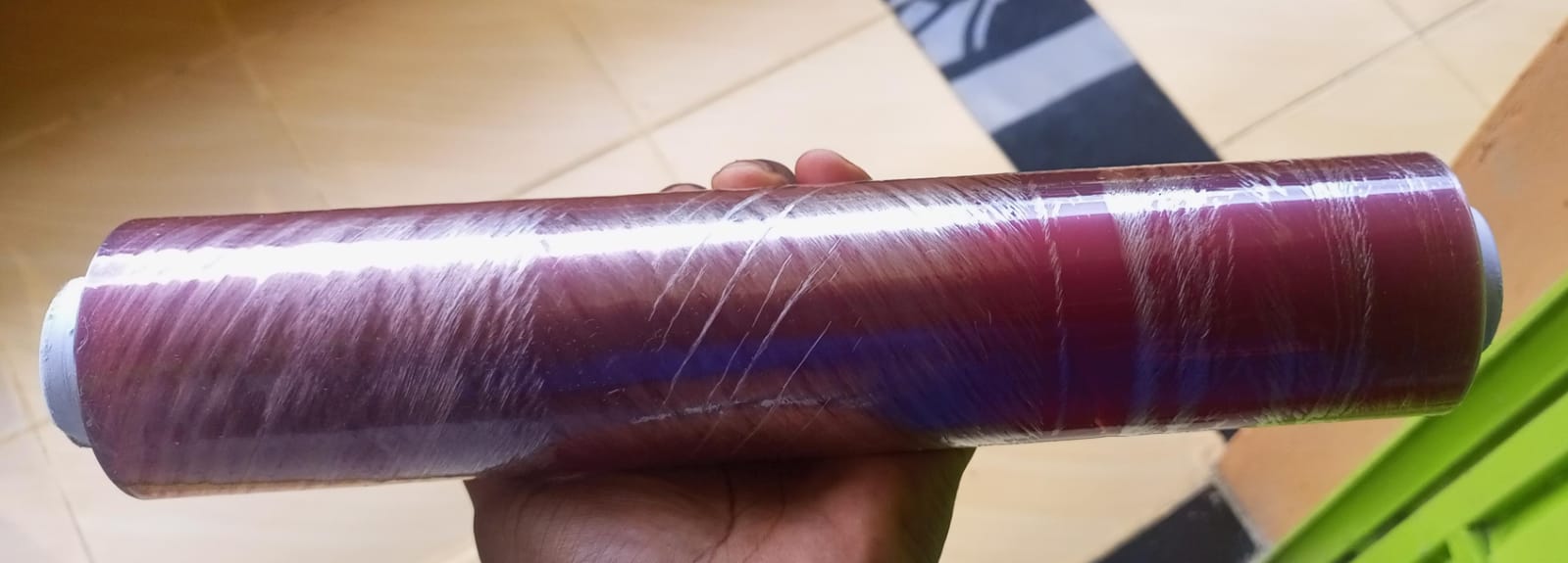 Transparent Cling Film Wrap 300 metres cling film 30cm by 300m size statwrap film for wrapping,packaging and storing food,fruits,vegetables and shoes clear wrapping film
