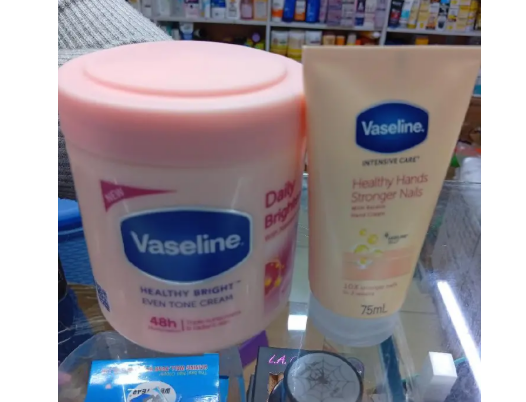 🔥🔥🔥 Limited wholesale offer only best quality and best products
725 mlVaseline Daily Brightening Even Tone Lotion