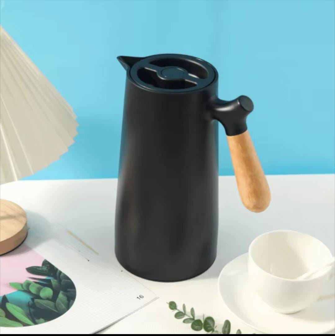 NORDIC 1L Insulated Thermos Flask – Hot & Cold Vacuum Bottle (Black & White), Elegant Heat Retention Flask, Get yours today and enjoy hot or cold drinks anytime, anywhere while stock lasts!