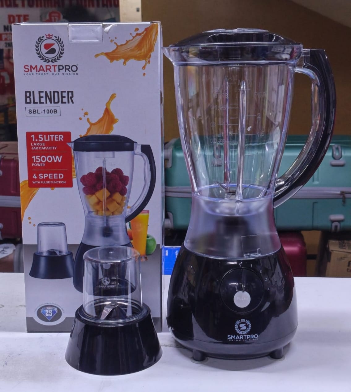 🔥PRICE DROP!!🔥 2 in 1 SMARTPRO BLENDER  SBL-100B 
Capacity : 1.5 litres with 4 Speeds and pulse Function; Combo Pack (Blender + Grinder) 🔥