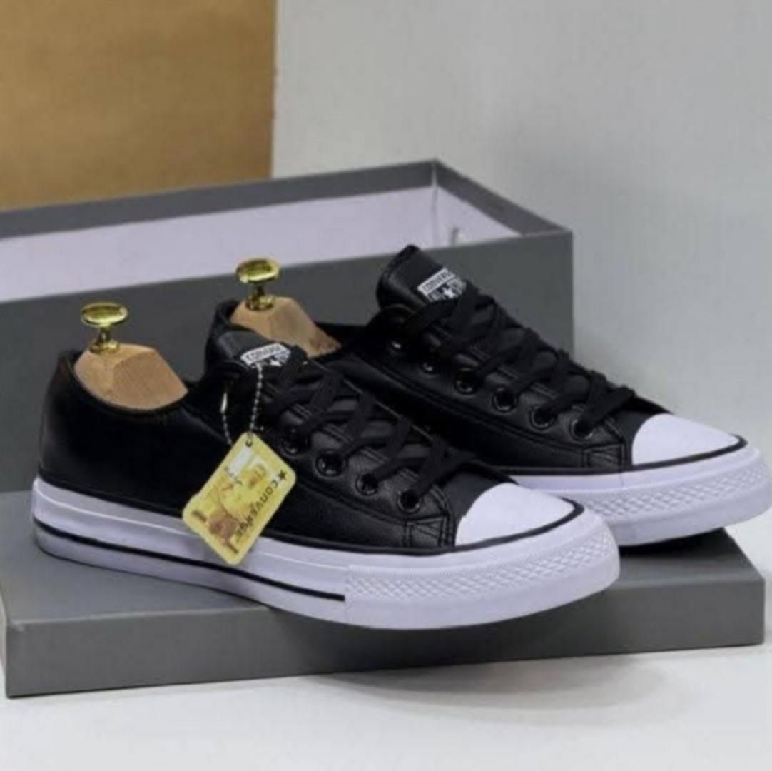 Classic Low-Top Canvas Sneakers – Comfortable Everyday Casual Shoes with Durable Rubber Sole & Protective Toe Cap, Versatile Lace-Up Fashion Trainers for Men & Women, Timeless Streetwear Unisex