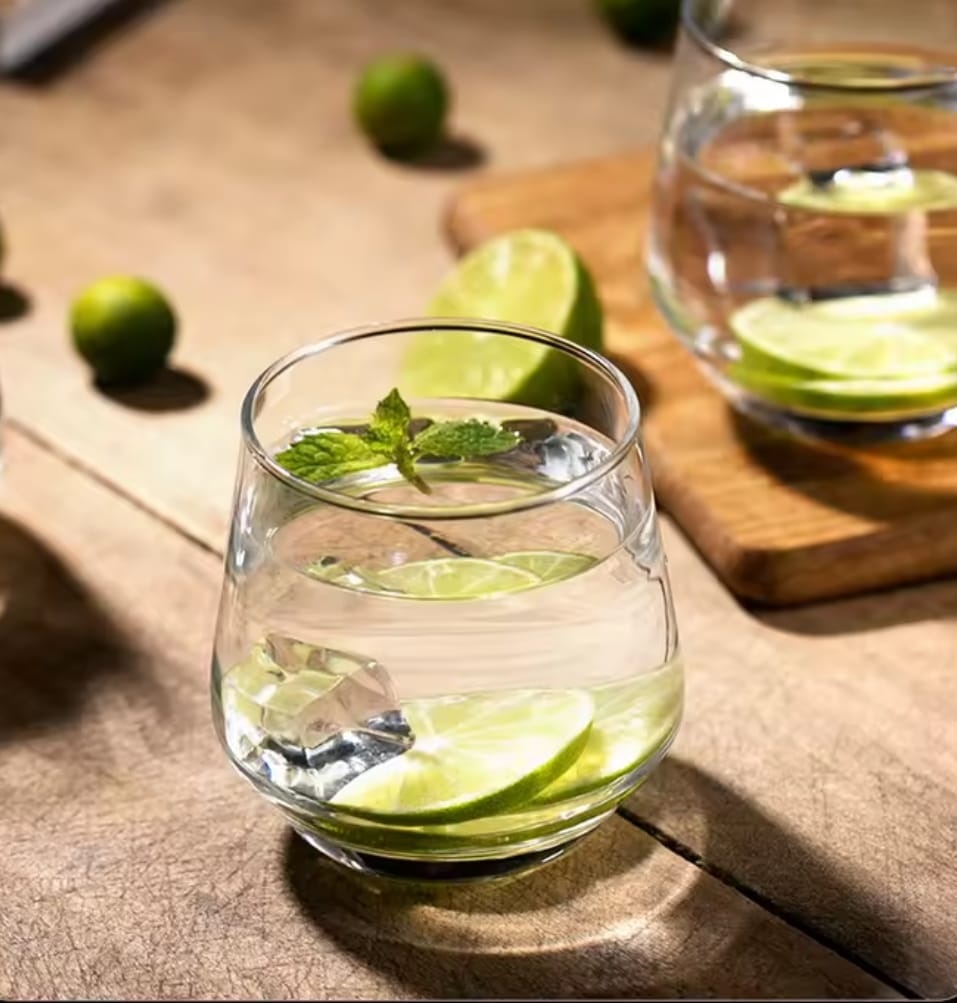 Set of 6pcs Moonlight Deli Glasses 370ml Capacity Perfect size for water, juice, soda & more.
Set of 6pcs