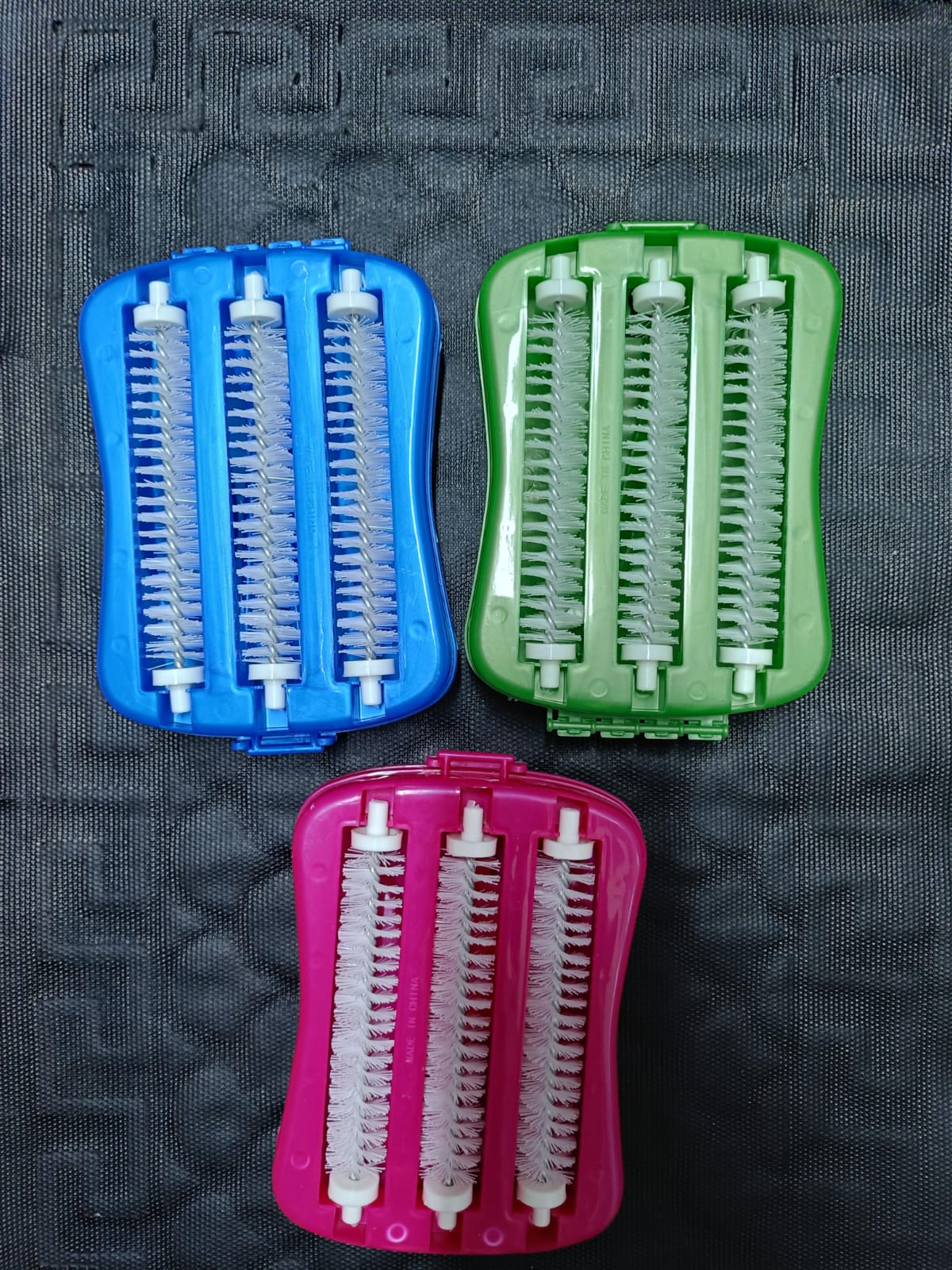 Carpet Brush. 3 Lines Carpet Brush Ideal for Picking up Crumbs, Dirt, and Pet Hair From Carpets, Sofas, and Blankets.