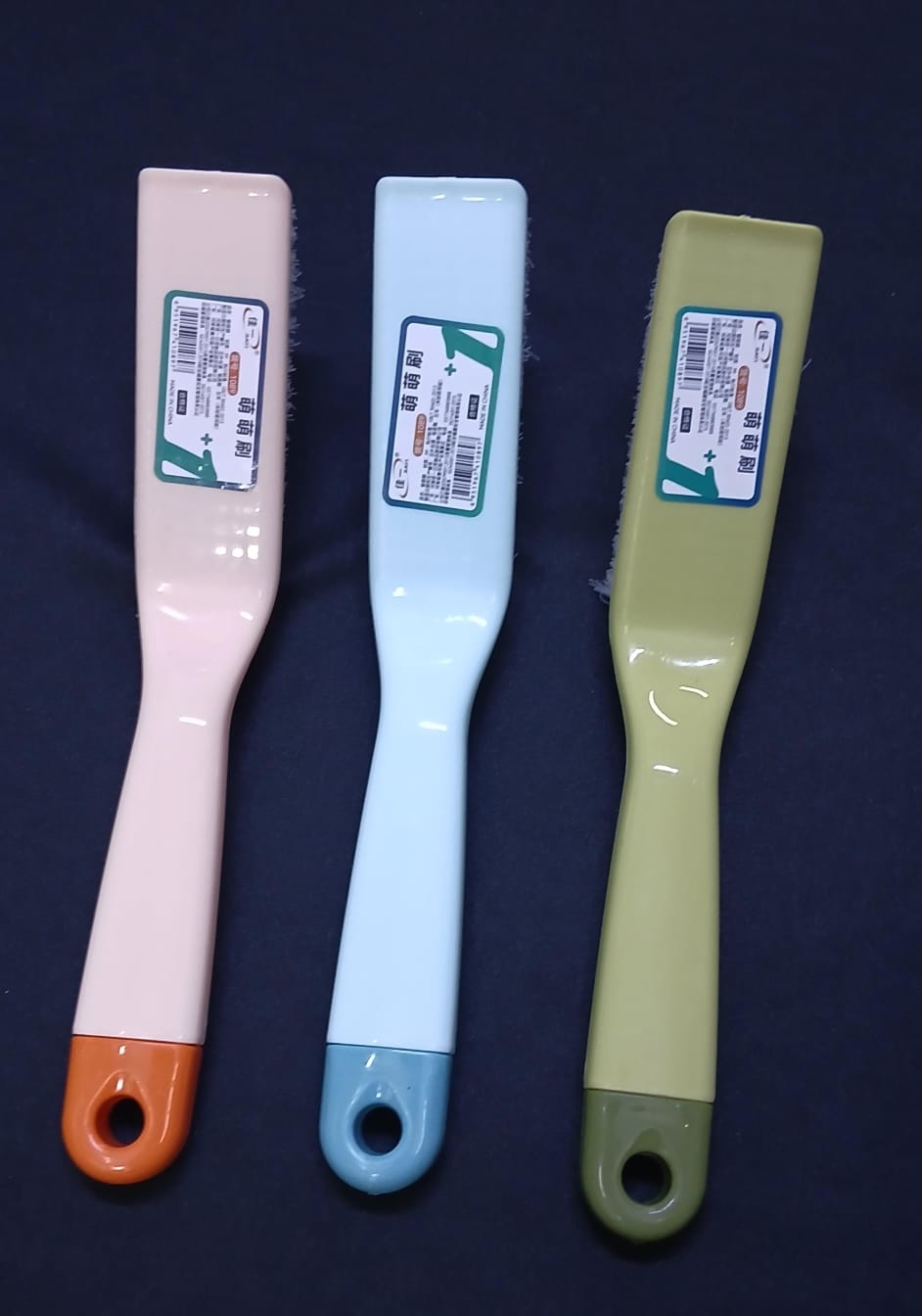 Shoe Brush ,Cleaning Brush Soft Bristle, Long Handle Multi-Angle, Shoe Care, Cleaner Suede Brush Footwear Crevice Tool - Random Colors, also used to clean feet since its soft.