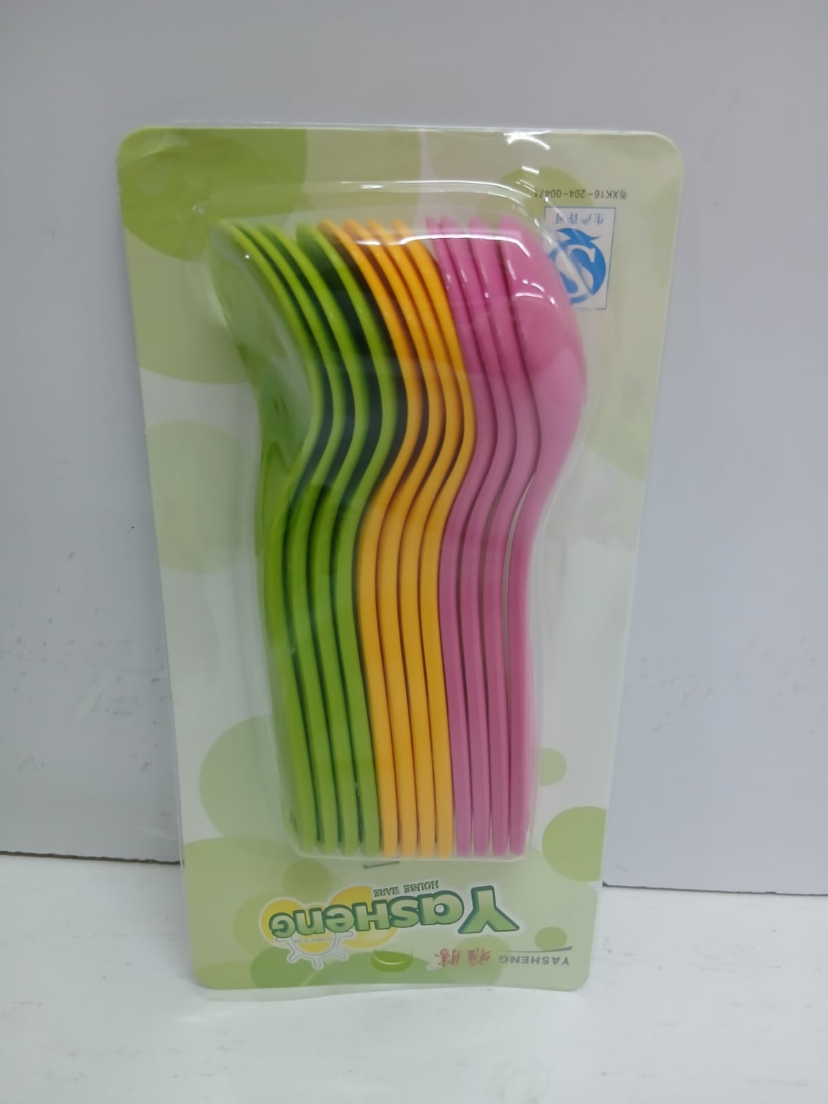 Portable coloured baby spoons, material: plastic BPA free. hard tobreak, baby safe in a DOZEN