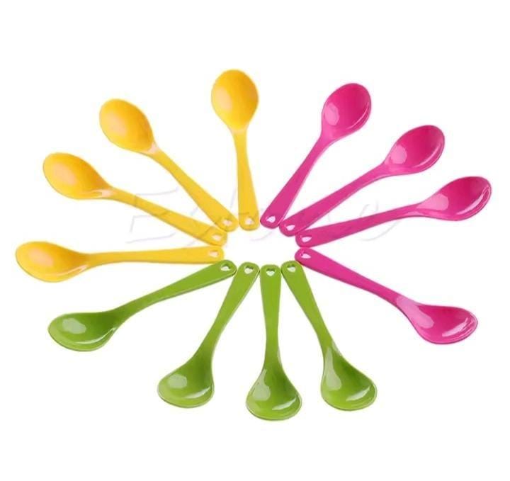 Portable coloured baby spoons, material: plastic BPA free. hard tobreak, baby safe in a DOZEN