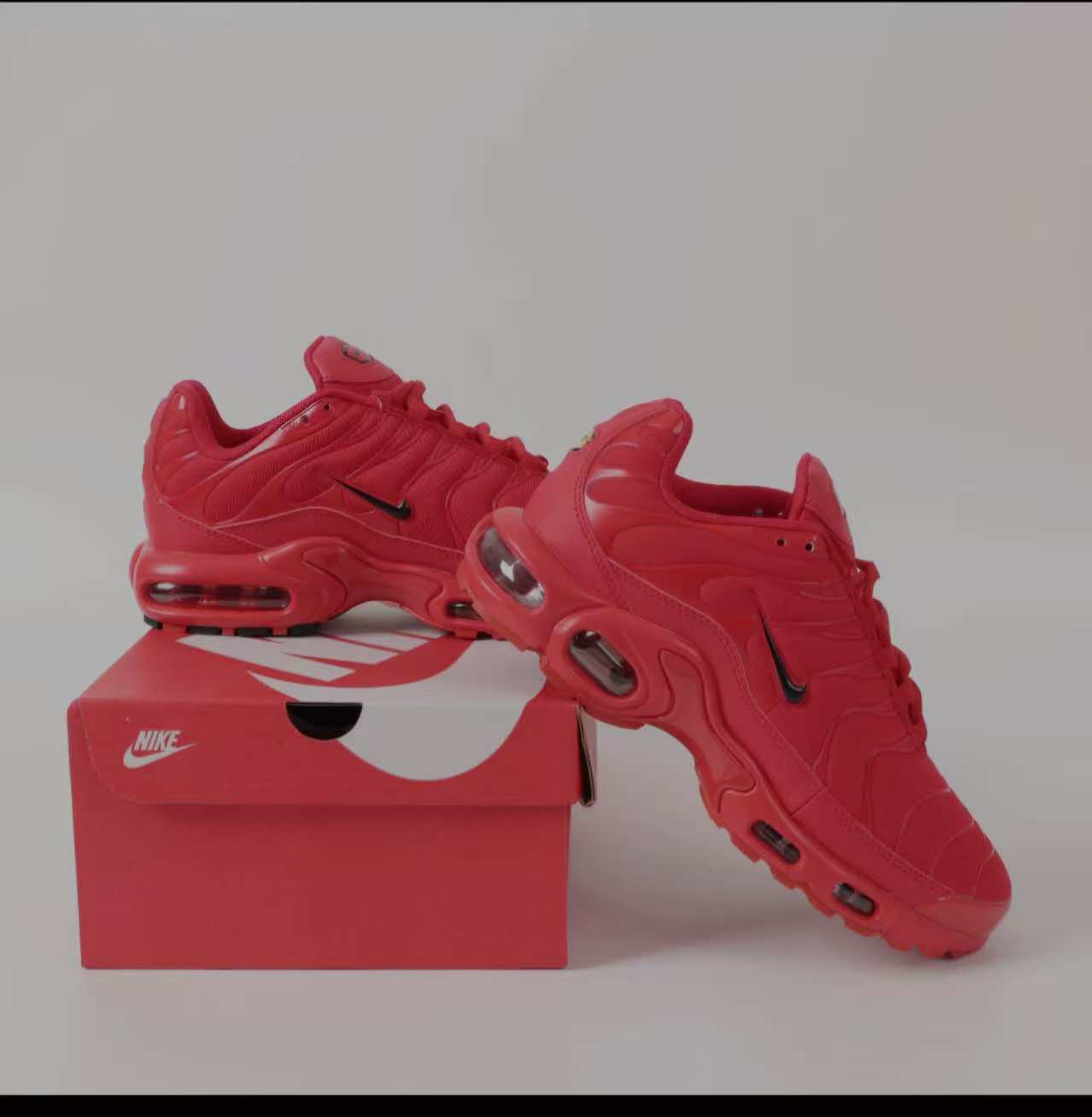 Nike Air Max Plus TN Gradient Black Red Men’s Sneakers – Cushioned Air Sole Running Sports Shoes