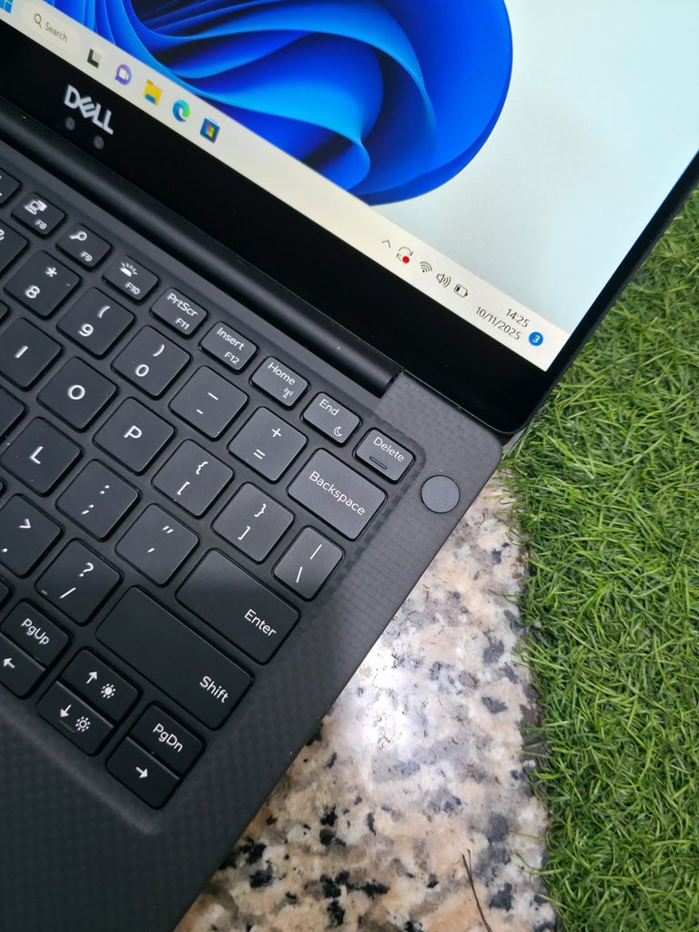 {HOT DEAL ALERT!!!} Refurbished DELL XPS 9370 8th Gen,  Intel Core i7, 16GB RAM, 1TB SSD + 13.3″ Full HD Touchscreen + Windows 11 Pro