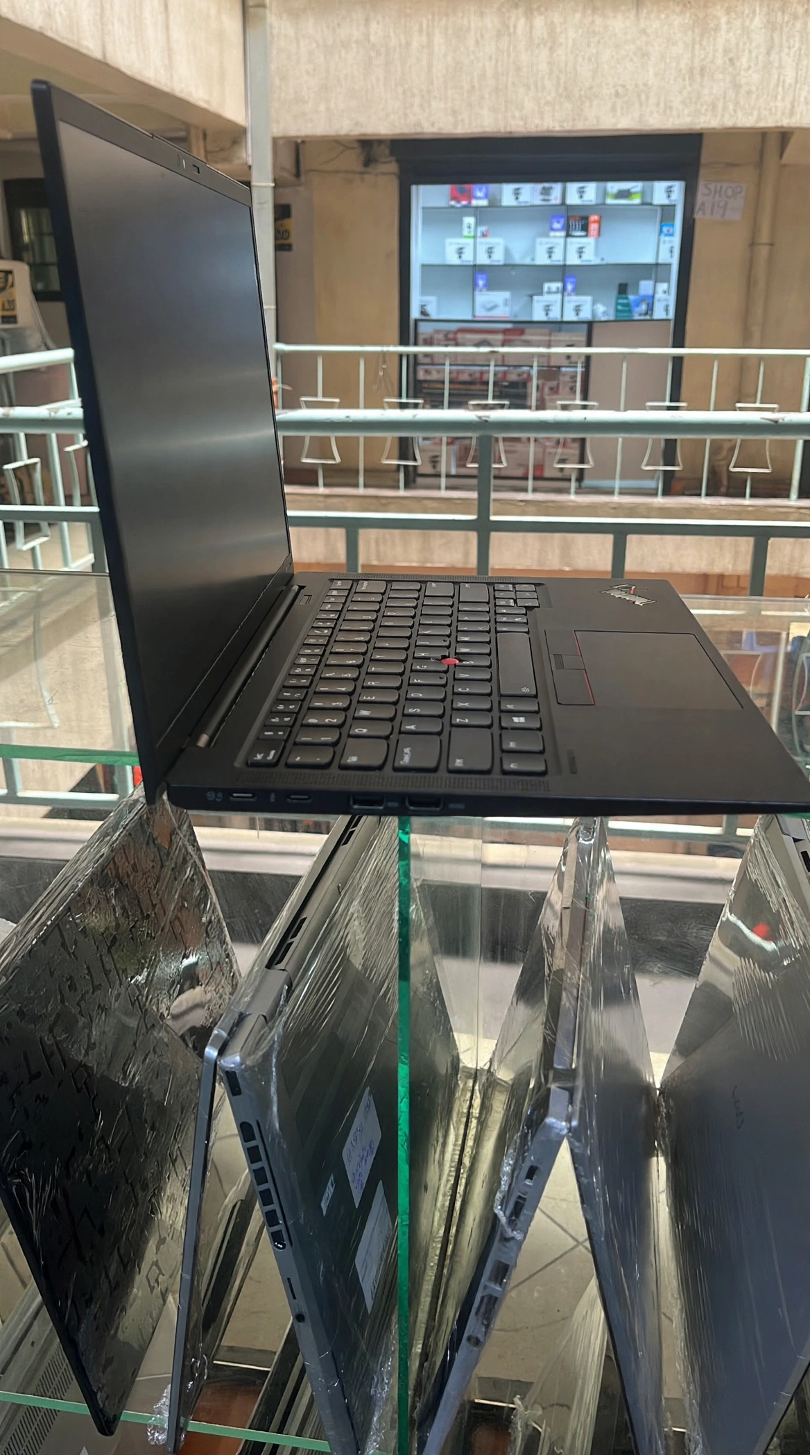 Lenovo ThinkPad X1 Carbon 14" Business Laptop – 4GB RAM, 256GB SSD, Windows 11, Slim & Portable Notebook Computer