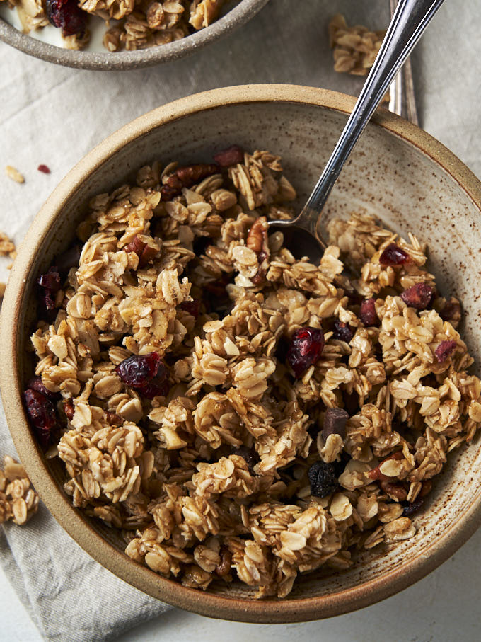 Baked honey granola is a crunchy,naturally sweetened breakfast classic made by coating rolled oats,nuts,and spices in a warmed honey-and-oil mixture before baking.the honey acts as a natural sweetener