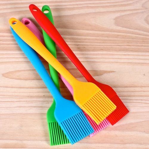 Heat Resistant Silicone Basting Pastry Brush For Grilling, Baking ,Cooking And Spreading Oil, Butter, BBQ Sauce The flexible bristles will soak up and hold a lot more of whatever you're brushing .