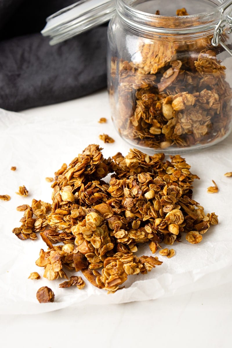 Baked honey granola is a crunchy,naturally sweetened breakfast classic made by coating rolled oats,nuts,and spices in a warmed honey-and-oil mixture before baking.the honey acts as a natural sweetener