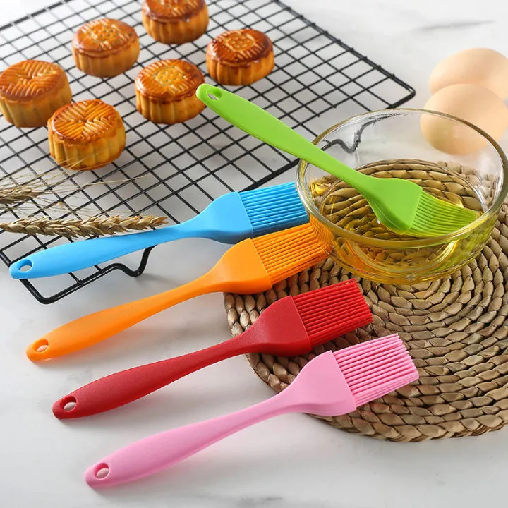 Heat Resistant Silicone Basting Pastry Brush For Grilling, Baking ,Cooking And Spreading Oil, Butter, BBQ Sauce The flexible bristles will soak up and hold a lot more of whatever you're brushing .