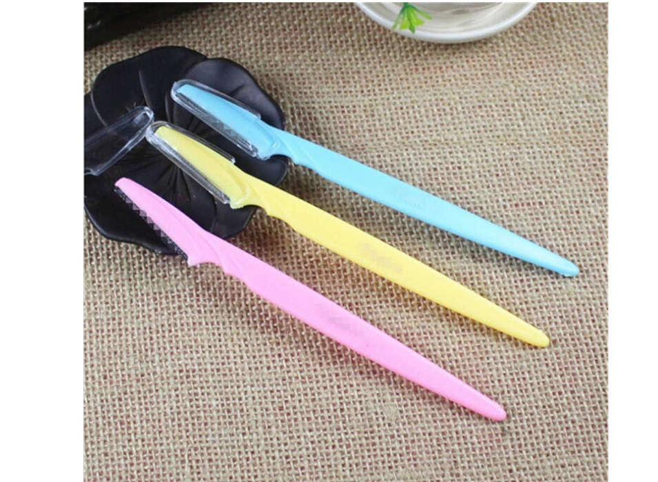 Tinkle Eyebrow Razor for Eyebrow Shaping, Facial Hair Removal & Grooming 3 Pieces  is designed for eyebrow shaping, facial hair removal, and everyday grooming needs