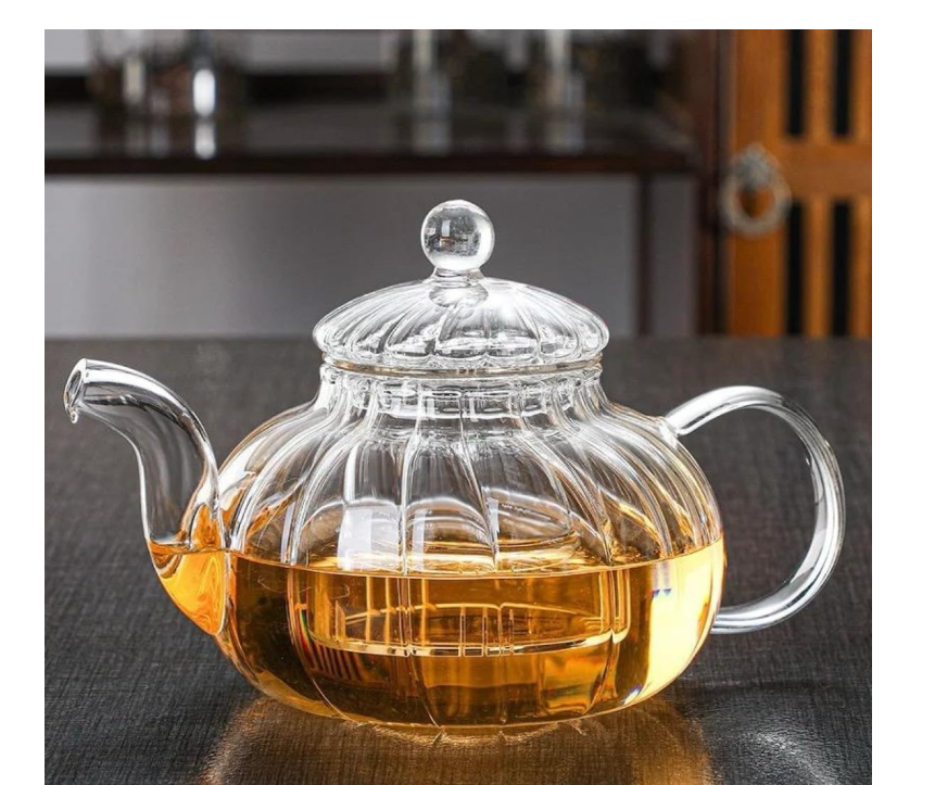 Elegant 800ml Striped Teapot is a high borosilicate glass that withstands extreme temperature changes. You can boil water directly inside it on gas or electric stovetops and does not absorb ordors.