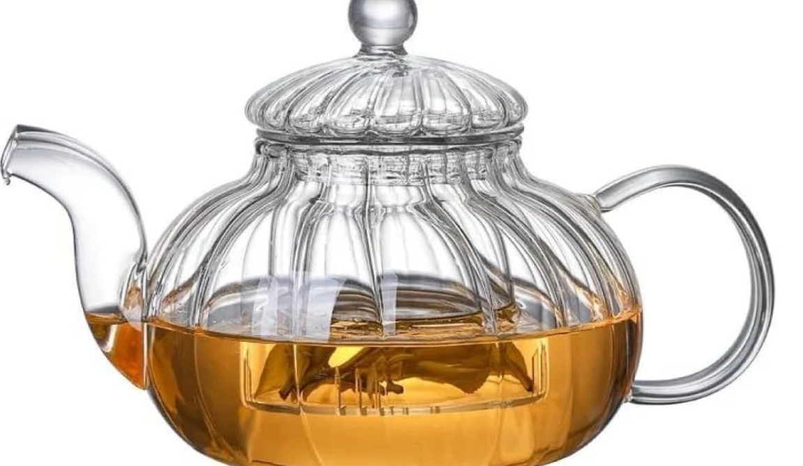 Elegant 800ml Striped Teapot is a high borosilicate glass that withstands extreme temperature changes. You can boil water directly inside it on gas or electric stovetops and does not absorb ordors.