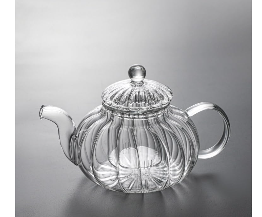 Elegant 800ml Striped Teapot is a high borosilicate glass that withstands extreme temperature changes. You can boil water directly inside it on gas or electric stovetops and does not absorb ordors.