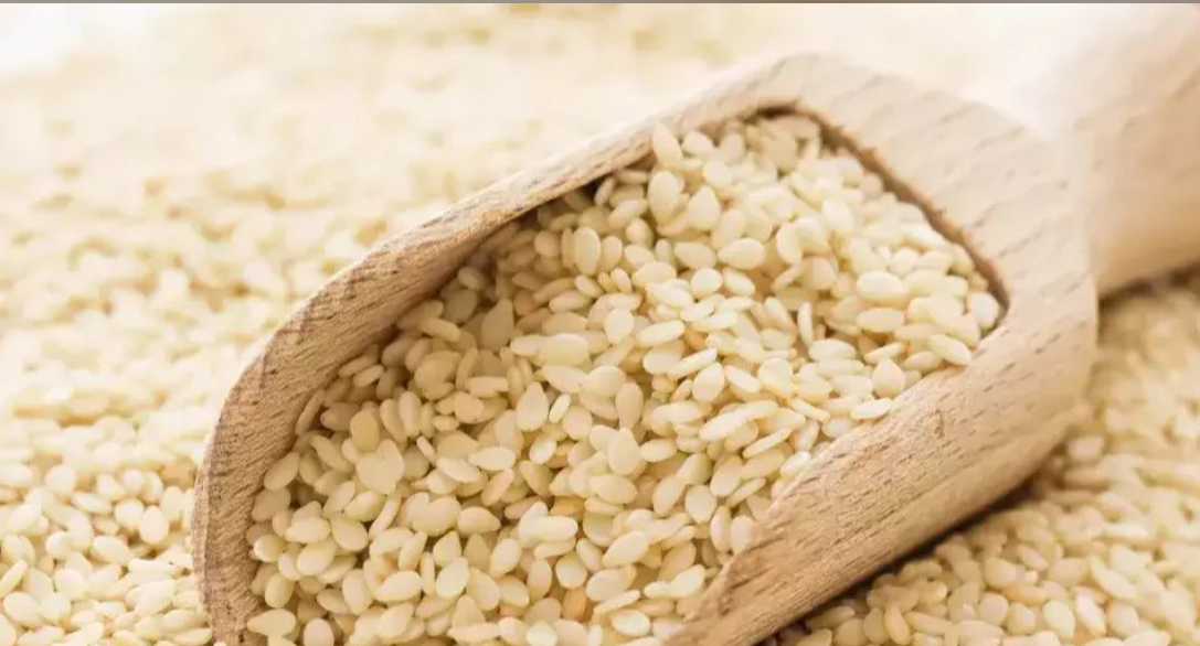 Black and White sesame seeds are nutrient-dense oilseeds derived from the Sesamum indicum plant.Both are excellent sources of healthy fats, fiber, and plant-based protein that support heart health etc