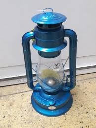 Hurricane Kerosene Lamp, Vintage Portable Oil Lantern with Glass Chimney, Windproof Flame Design for Camping, Emergency Lighting, Outdoor Activities and Home Decoration
