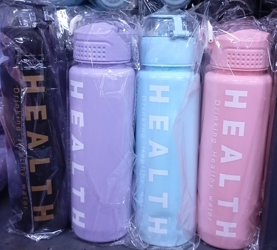 Health water bottle The durable, leak-proof design handles rugged outdoor conditions, while the sleek, modern aesthetic fits perfectly on your desk.Features a wide mouth for easycleaning and ice, and